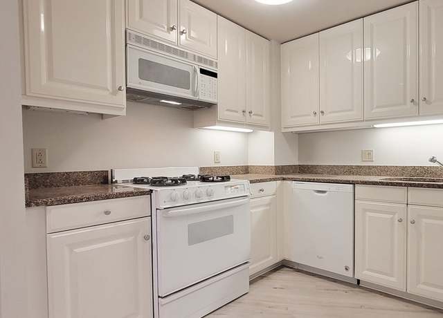Property at 3 Avery St #609, Boston, MA 02111, 1 bed, 1.5 baths