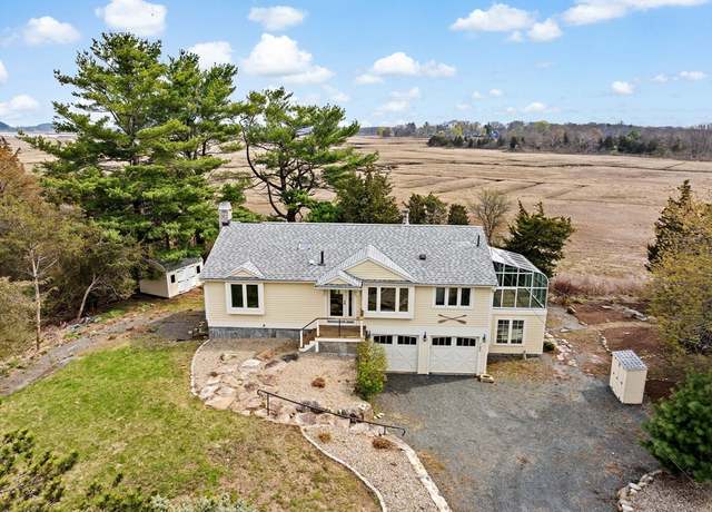 Property at 143 Jeffreys Neck Rd, Ipswich, MA 01938, 2 beds, 3 baths