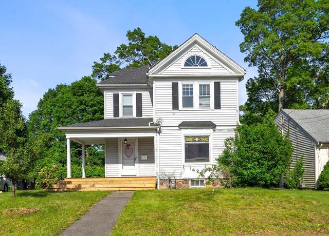 Property at 426 Moraine St, Brockton, MA 02301, 3 beds, 1 bath