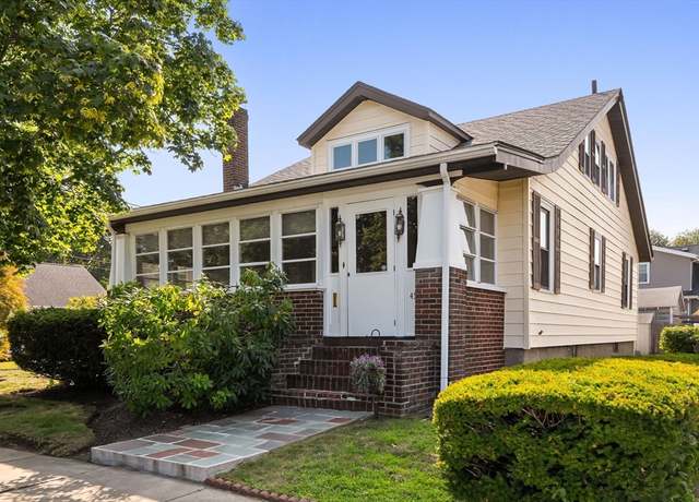 Property at 45 Moffat Rd, Quincy, MA 02168, 3 beds, 1.5 baths