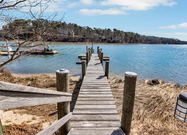 Property at 34 Quaker Run Rd, Mashpee, MA 02649, 4 beds, 3.5 baths