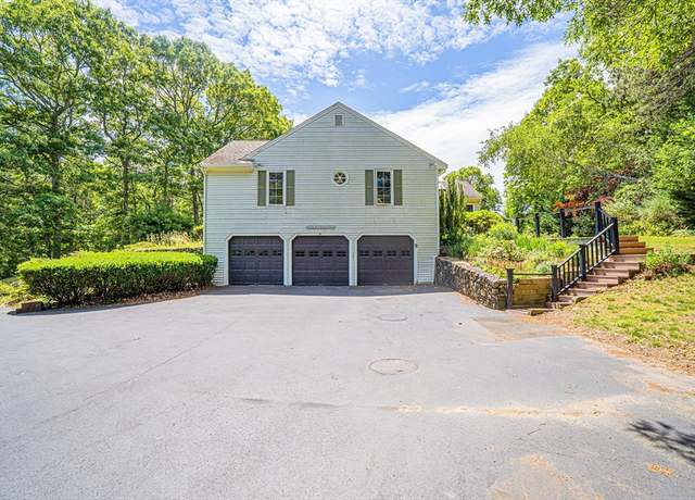 Property at 9 Wingfoot Dr, Yarmouth, MA 02675, 4 beds, 3.5 baths