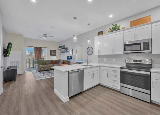 Property at 3308 Briarwood Vlg #3308, Clinton, MA 01510, 2 beds, 2 baths