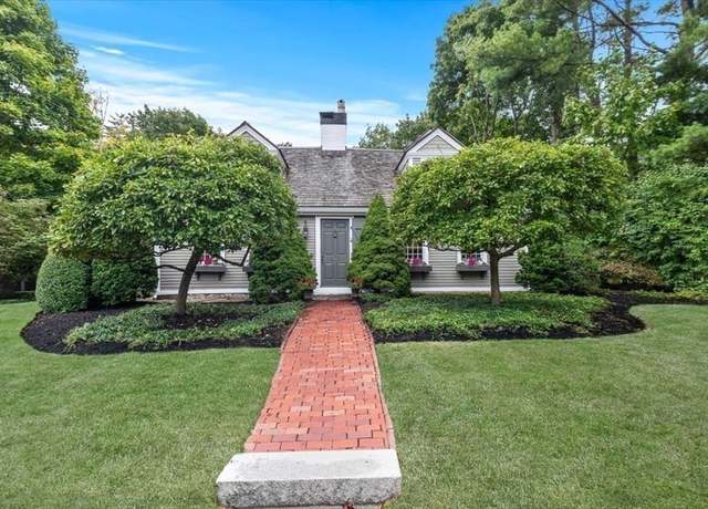 Property at 28 East St, Hingham, MA 02043, 4 beds, 2.5 baths