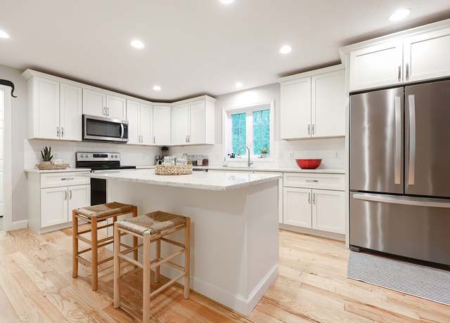 Property at 111 Arizona Ave, Holden, MA 01520, 4 beds, 2.5 baths