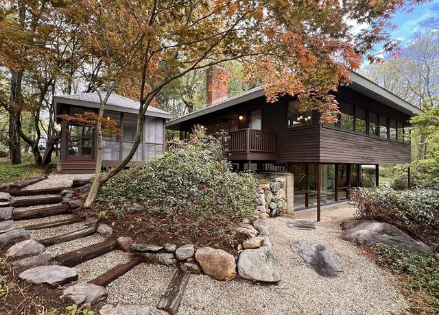 Property at 9 Silver Birch Ln, Lincoln, MA 01773, 3 beds, 1.5 baths