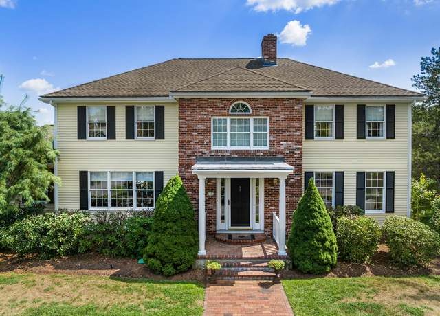 Property at 14 Frost Ln, Sudbury, MA 01776, 4 beds, 3.5 baths
