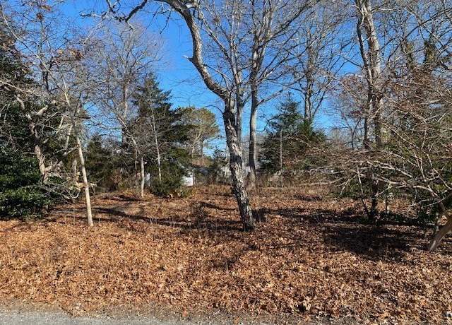 Property at 26 Bob-o-link Ln, Yarmouth, MA 02673