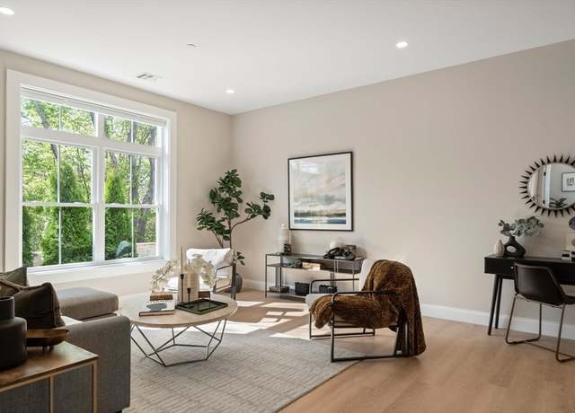 Property at 7 Cross St #306, Wilmington, MA 01887, 1 bed, 1 bath