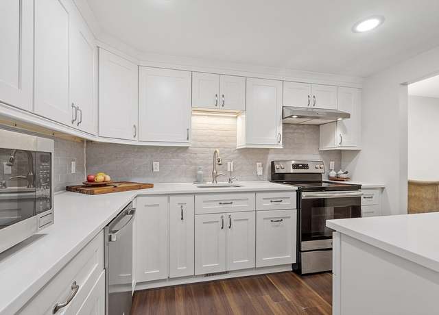 Property at 5 Elm St #2, Acton, MA 01720, 2 beds, 2 baths