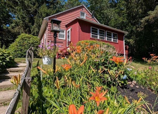 Property at 154 Rawson St, Leicester, MA 01524, 3 beds, 1 bath