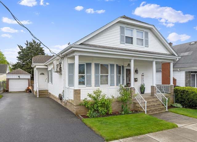 Property at 266 Aquidneck St, New Bedford, MA 02744, 3 beds, 2 baths