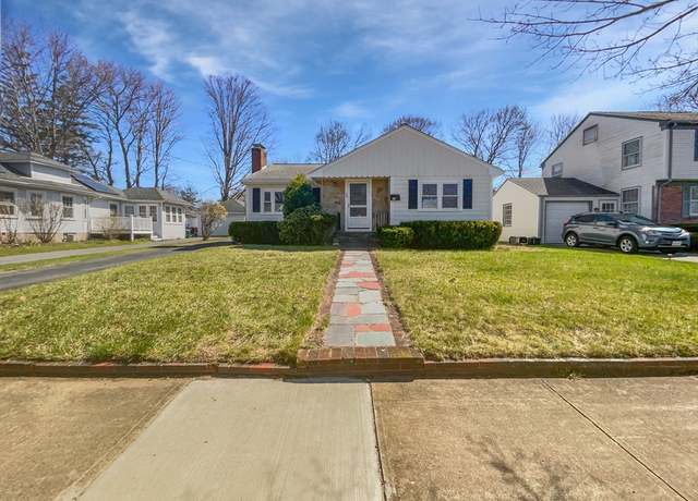 Property at 58 Morse Ave, Brockton, MA 02301, 2 beds, 1.5 baths