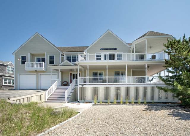 Property at 130 Central Ave, Scituate, MA 02066, 5 beds, 2.5 baths