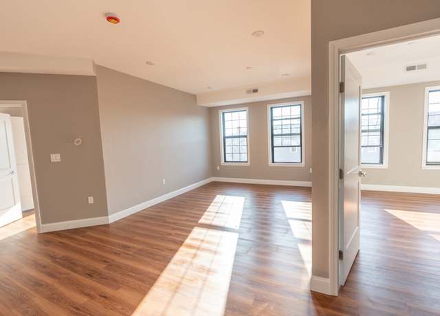 Property at 13 Nahant St Unit 2F, Lynn, MA 01904, 2 beds, 2 baths