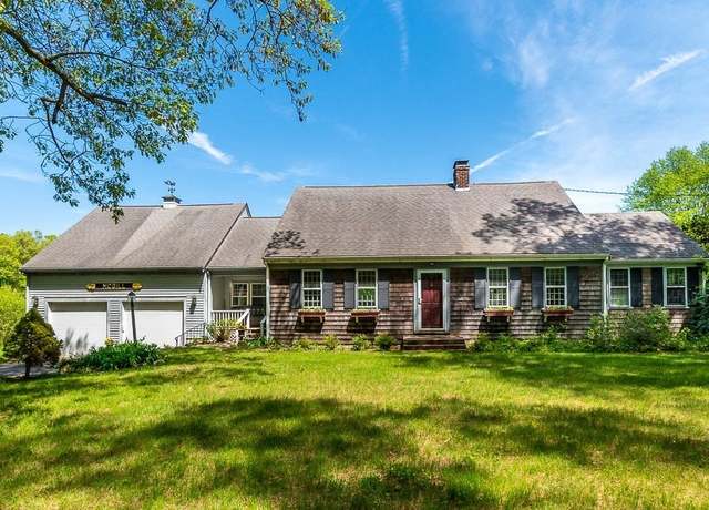 Property at 63 Main St, Dover, MA 02030, 3 beds, 1.5 baths