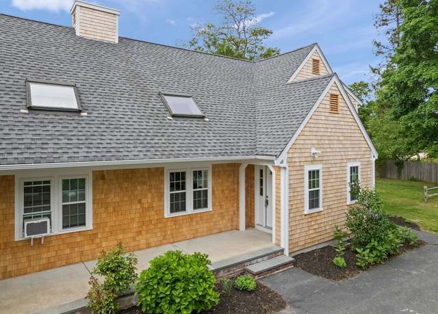 Property at 176 Palmer Ave #2, Falmouth, MA 02540, 2 beds, 1.5 baths