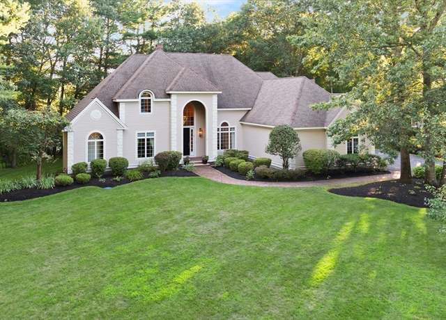 Property at 2 New Meadow Ln, Topsfield, MA 01983, 4 beds, 3.5 baths