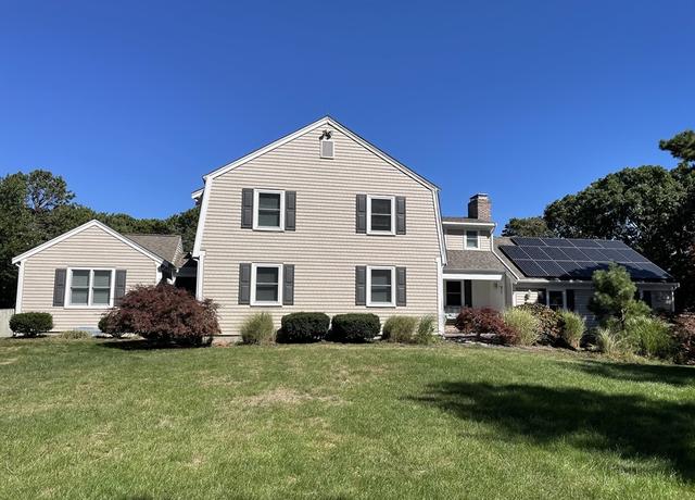 Property at 14 Heritages Dr, Yarmouth, MA 02673, 6 beds, 5.5 baths