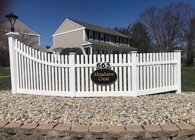Property at 665 Center St #601, Ludlow, MA 01056, 2 beds, 1.5 baths