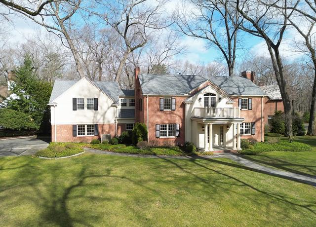 Property at 210 Park Dr, Longmeadow, MA 01106, 5 beds, 4.5 baths