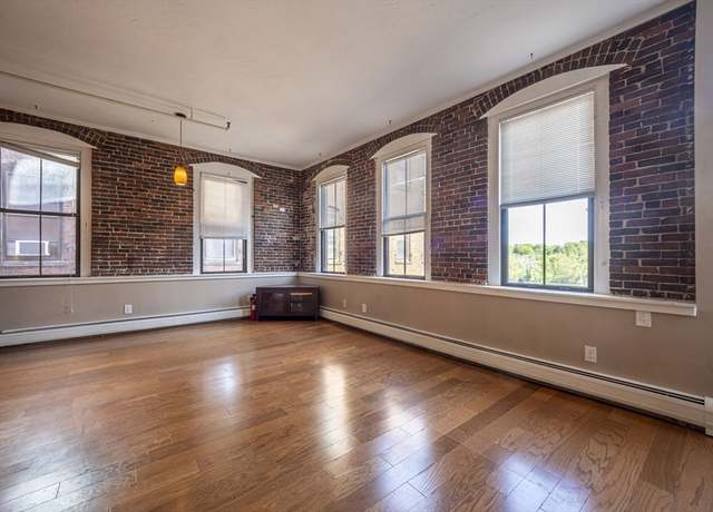 Property at 62 Washington St #13, Haverhill, MA 01832, 2 beds, 1.5 baths