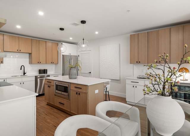 Property at 20 Audubon Way #203, Canton, MA 02021, 2 beds, 2.5 baths