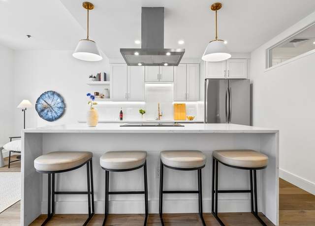 Property at 234 Causeway St #702, Boston, MA 02114, 1 bed, 1 bath