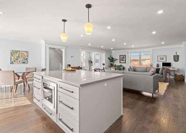 Property at 128 High St #5, Ipswich, MA 01938, 3 beds, 3 baths