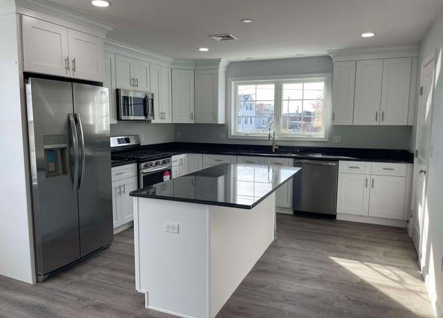 Property at 160 Franklin St #1, Fall River, MA 02720, 3 beds, 2.5 baths