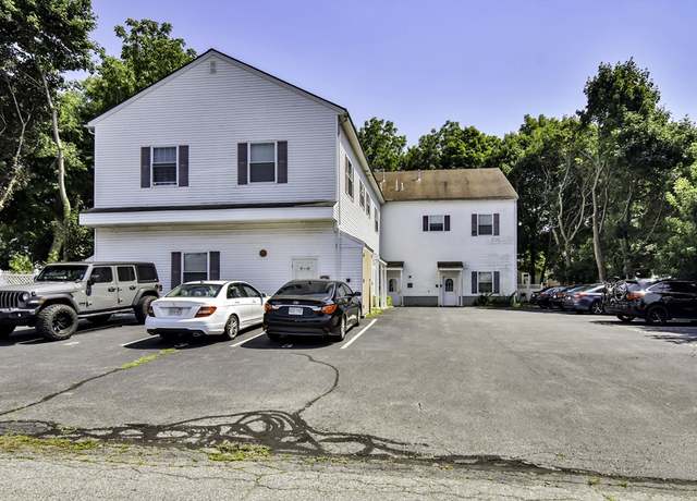 Property at 31-33 Ashland St #3, Haverhill, MA 01830, 2 beds, 1.5 baths