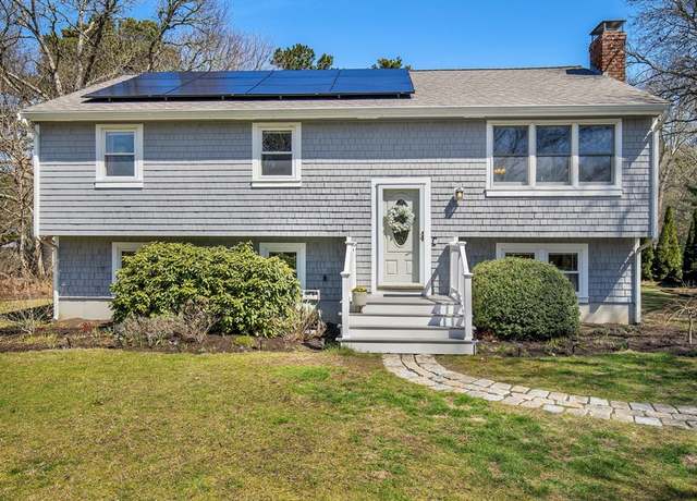 Property at 16 Grace Ct, Falmouth, MA 02536, 3 beds, 2 baths