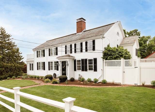 Property at 11 Water St, Duxbury, MA 02332, 4 beds, 3 baths