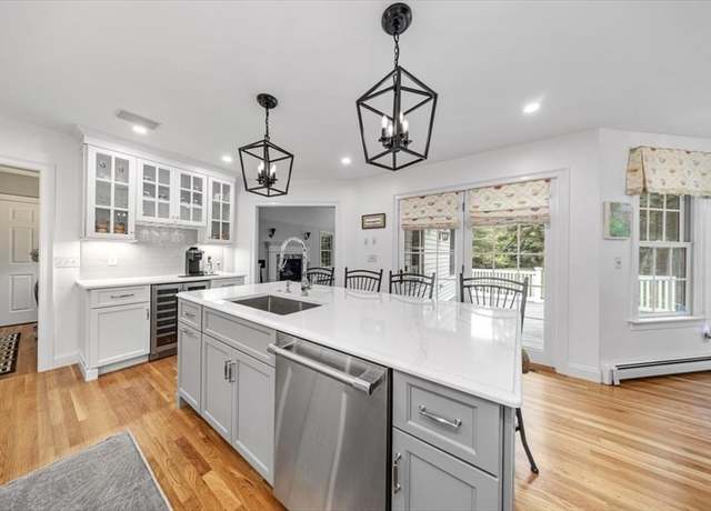 Property at 3 Rosewood Ln, Hingham, MA 02043, 4 beds, 4 baths