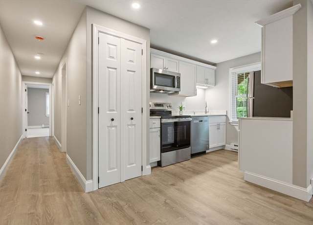 Property at 1029 Iyannough Rd Unit 9B, Barnstable, MA 02601, 2 beds, 1 bath