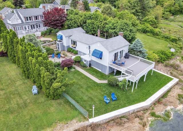 Property at 376 Parkside Dr, Warwick, RI 02888, 3 beds, 1 bath