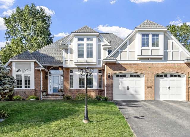 Property at 2 Tyler Ln, Middleton, MA 01949, 4 beds, 3.5 baths