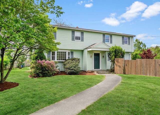 Property at 4 Surrey Dr #4, North Andover, MA 01845, 3 beds, 2 baths