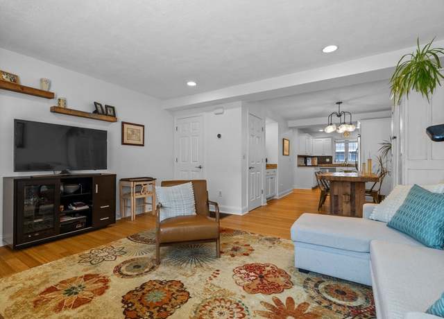Property at 40 Brattle St #14, Arlington, MA 02476, 3 beds, 2.5 baths