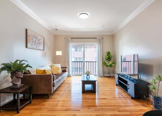 Property at 160 School St Unit 3-1, Waltham, MA 02451, 2 beds, 2 baths