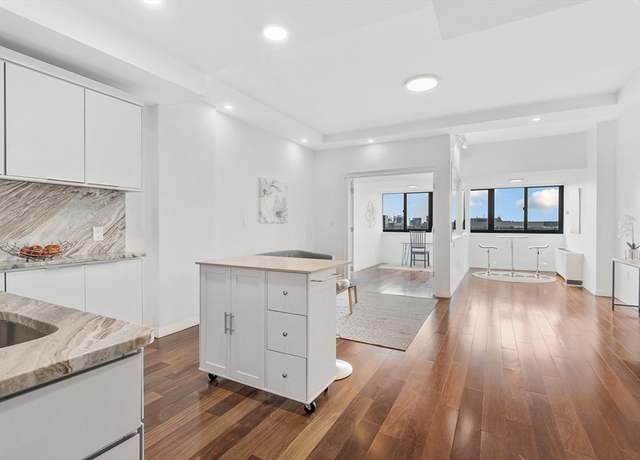 Property at 2 Hawthorne Pl Unit 17C, Boston, MA 02114, 1 bed, 1 bath