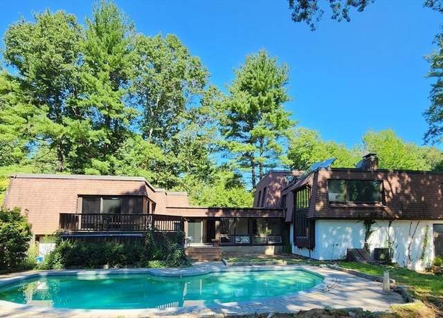 Property at 10 Scotch Dam Rd, Easton, MA 02375, 5 beds, 4.5 baths