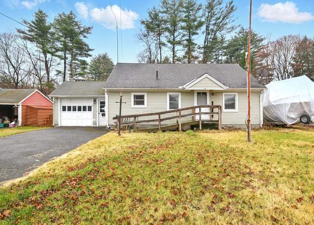 Property at 18 Freeman Dr, Greenfield, MA 01301, 3 beds, 1 bath