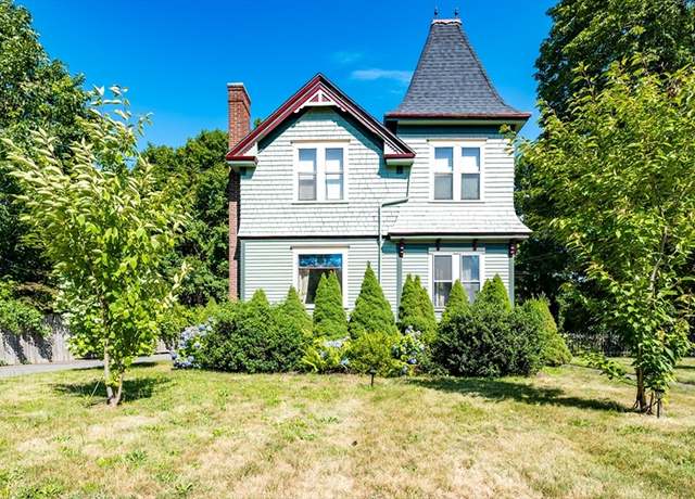 Property at 640 Gardners Neck Rd, Swansea, MA 02777, 5 beds, 1.5 baths