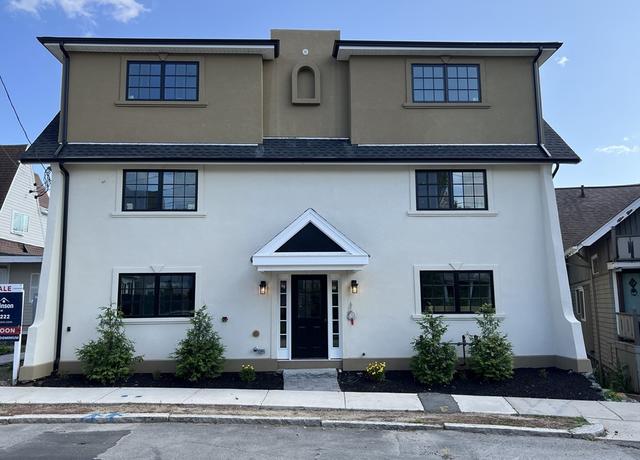 Property at 8 Crystal St #2, Melrose, MA 02176, 2 beds, 2.5 baths