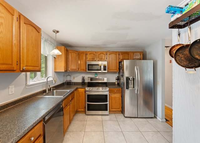 Property at 140 W Mountain St, Worcester, MA 01606, 4 beds, 1.5 baths