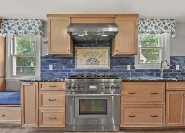 Property at 2685 Maple Swamp Rd, Dighton, MA 02764, 5 beds, 2 baths