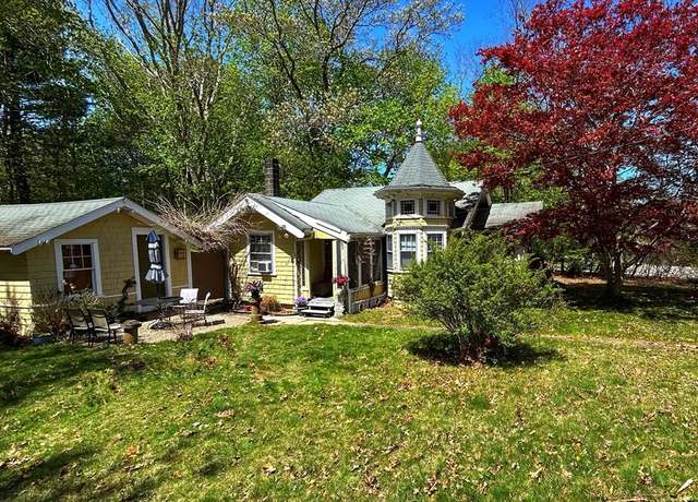 Property at 68 Depot St, Duxbury, MA 02332, 2 beds, 1 bath