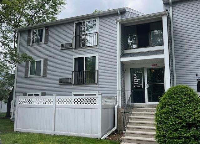 Property at 3 Village Rock Ln #1, Natick, MA 01760, 1 bed, 1 bath