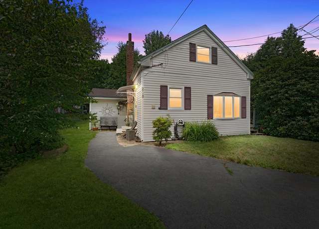 Property at 203 Hartford Ave W, Uxbridge, MA 01569, 2 beds, 1 bath
